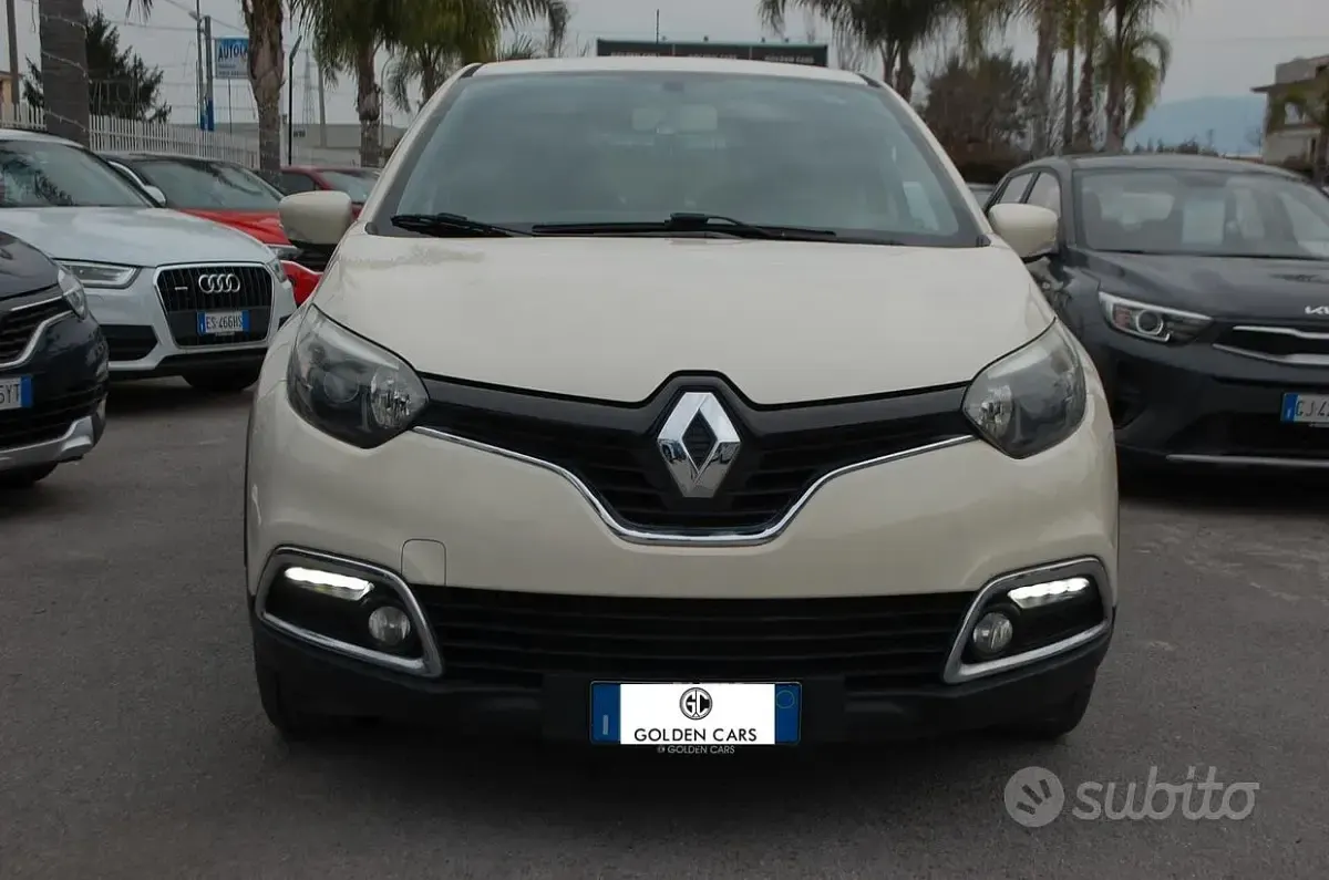 Usata Renault Captur 90 CV (66 kW) 2014 Beige SUV