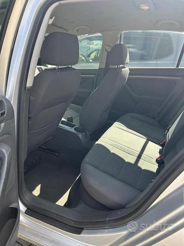 Grigio Usata 2005 VW Golf IV Tre volumi | 700 € (Super prezzo) - Immagine 1/4