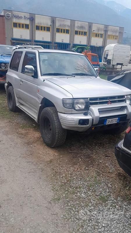 Usata Mitsubishi Pajero 1998 Grigio SUV