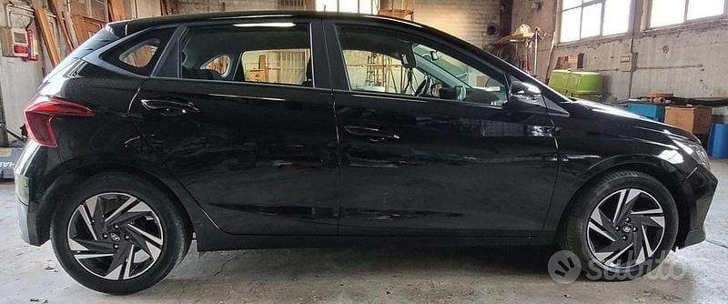 Usata Hyundai i20 84 CV (61 kW) 2023 Nero Utilitaria