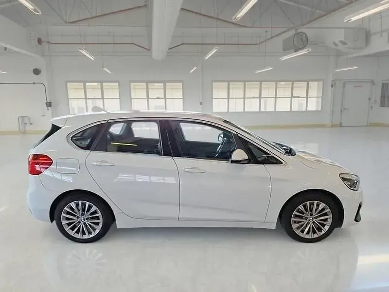 Usata BMW 225 Active Tourer iPerformance 136 CV (100 kW) 2021 Bianco Monovolume