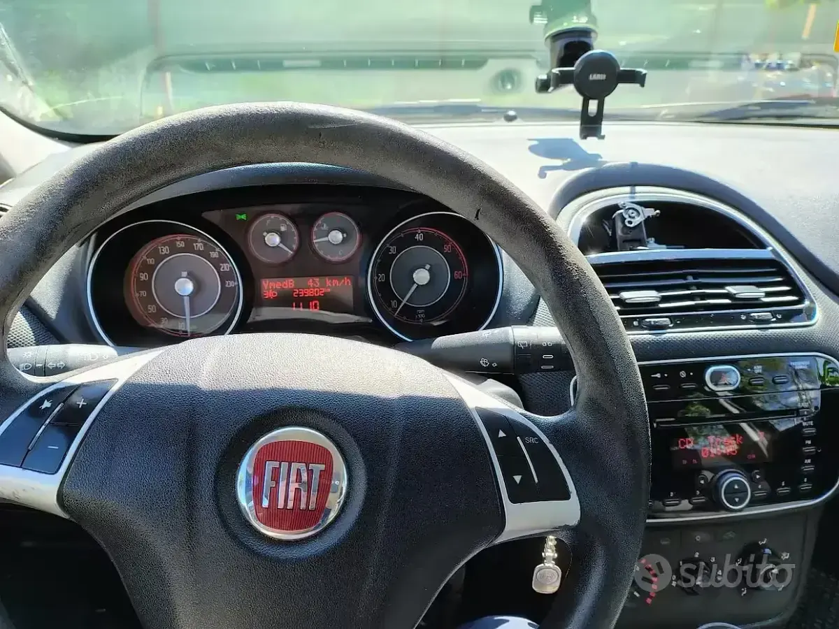 Usata Fiat Punto 95 CV (69 kW) 2016 Grigio Utilitaria