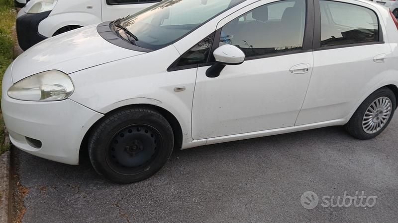 Usata Fiat Punto 75 CV (55 kW) 2007 Bianco Utilitaria