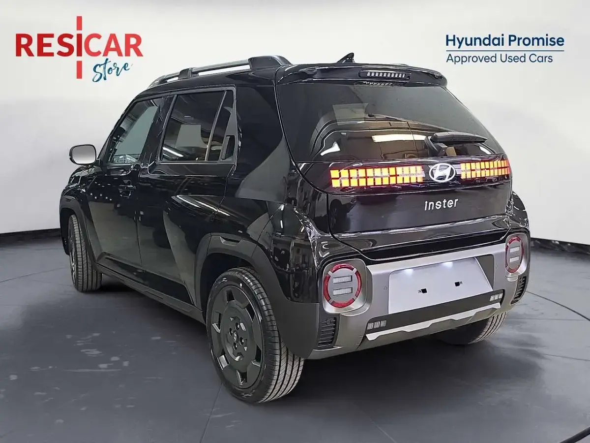 Nuova Hyundai Inster 27 kW (38 CV) 2026 Abyss black pearl Utilitaria