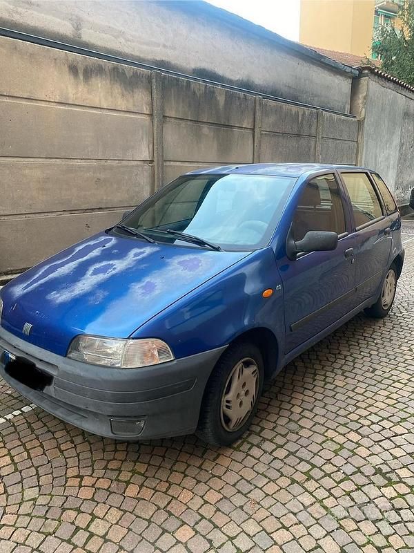 Usata Fiat Punto 1999 Blu Utilitaria
