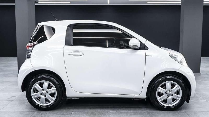 Usata Toyota iQ 68 CV (50 kW) 2009 Bianco metall perlato Utilitaria