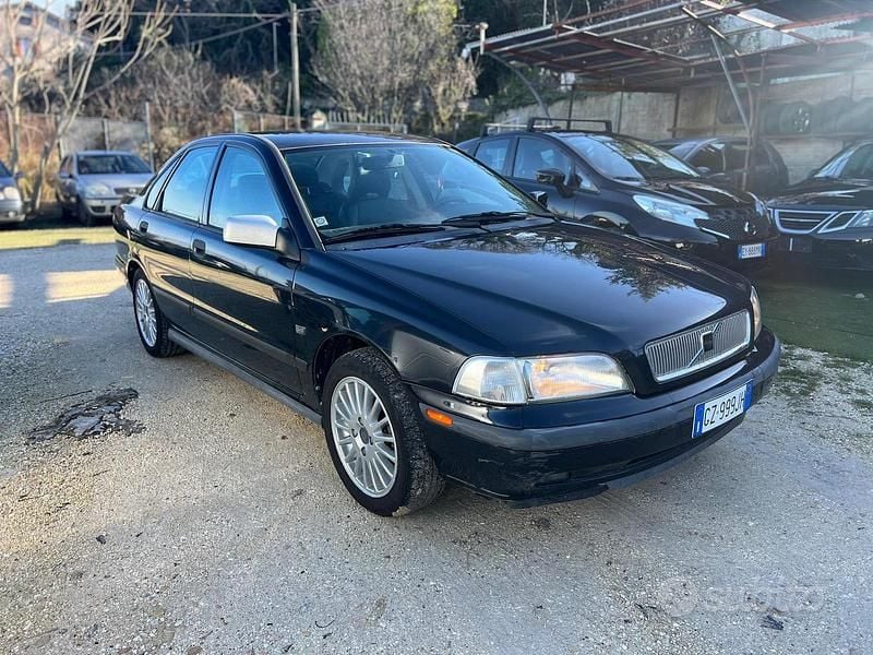 Usata Volvo S40 116 CV (85 kW) 1997 Nero Berlina