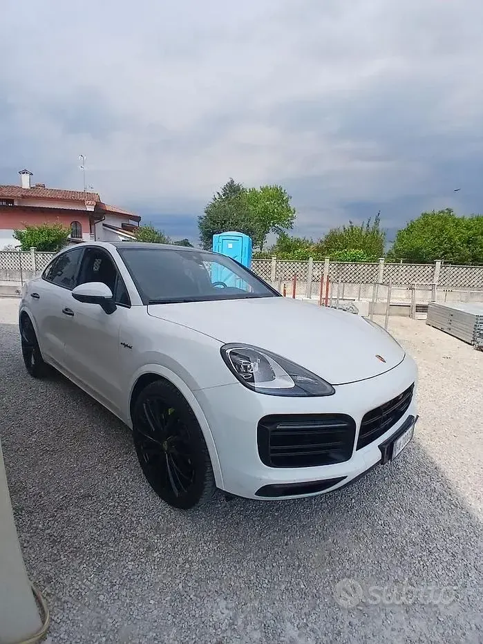 Usata Porsche Cayenne 305 CV (224 kW) 2023 SUV
