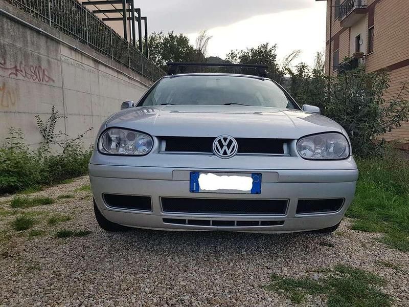 Usata VW Golf IV Highline 116 CV (85 kW) 2001 Argento Berlina