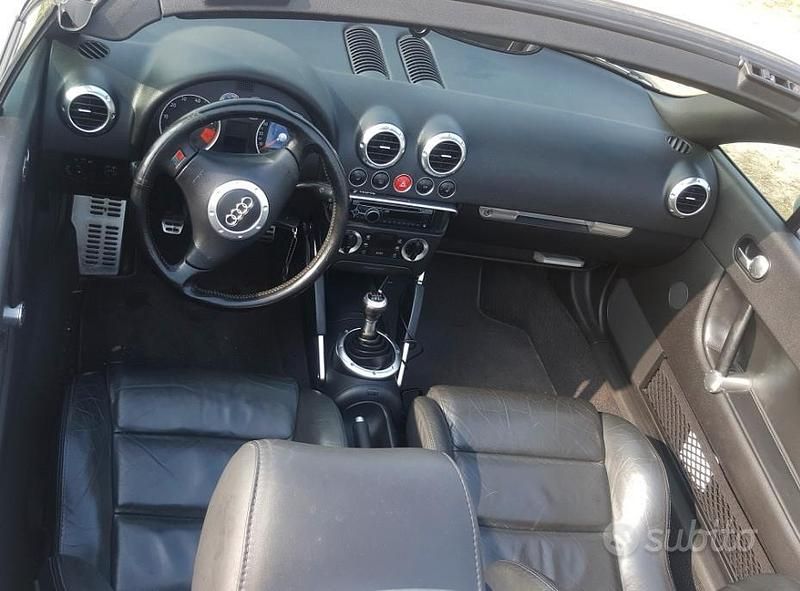 Usata Audi TT Roadster 179 CV (131 kW) 2000 Grigio Cabrio