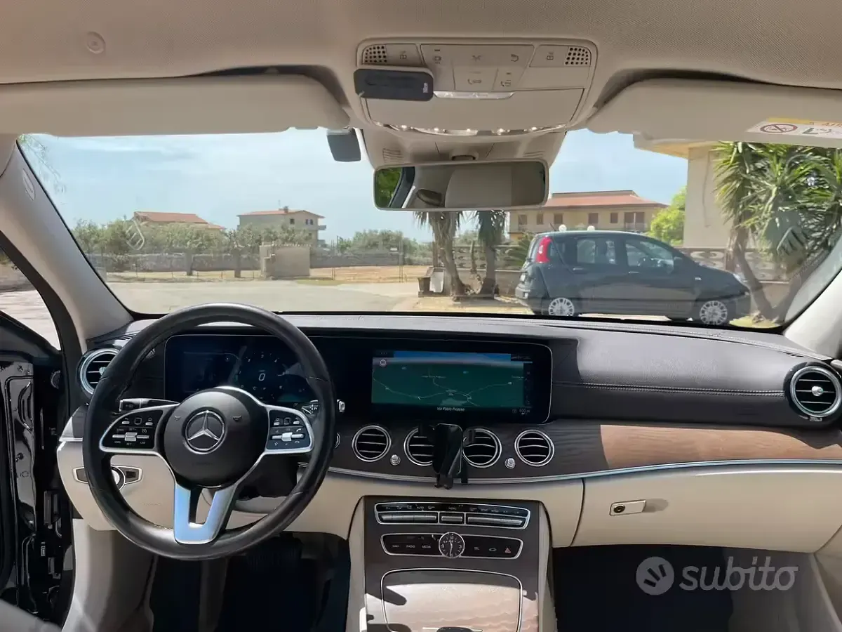 Usado Mercedes E220 Exclusive 194 CV (142 kW) 2020 Negro Berlina