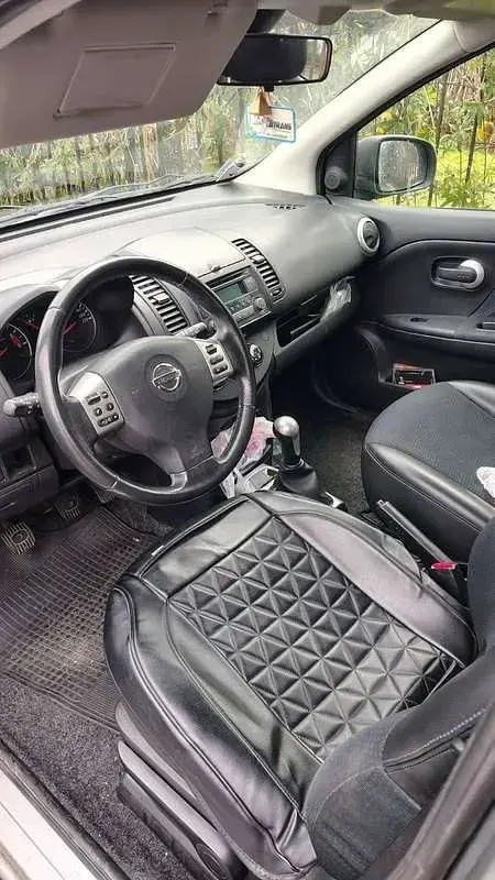 Usata Nissan Note Visia 90 CV (66 kW) 2013 Argento Utilitaria