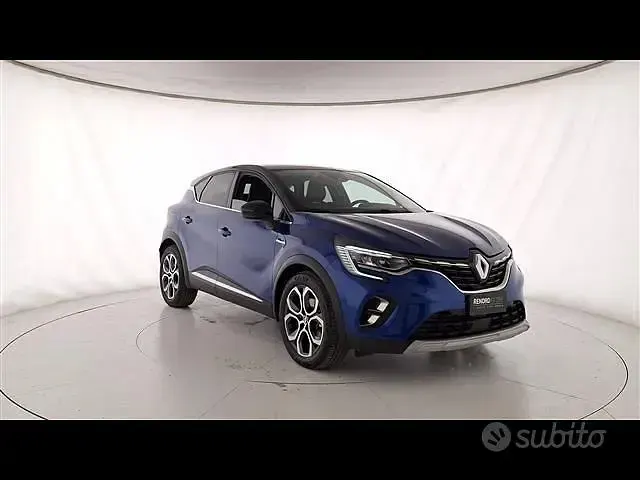 Usata Renault Captur Techno 145 CV (106 kW) 2023 Blu scuro SUV