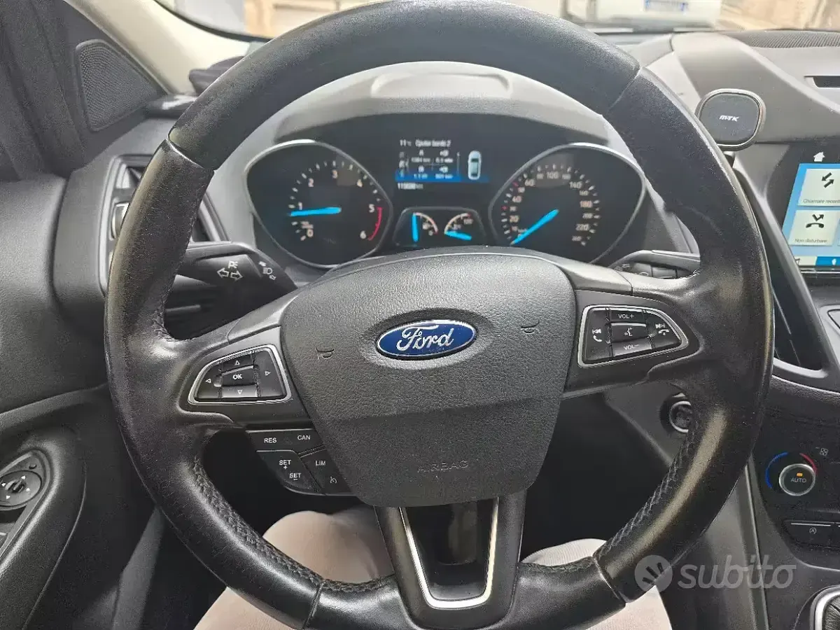 Usata Ford Kuga 120 CV (88 kW) 2018 Grigio SUV