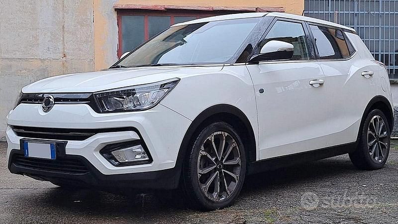 Usata Ssangyong (KGM) Tivoli 116 CV (85 kW) 2019 Bianco SUV