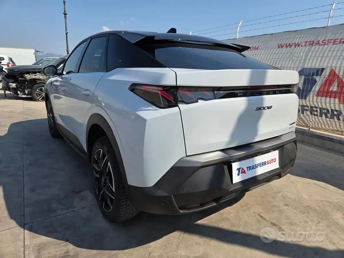 Usata Peugeot 3008 GT 136 CV (100 kW) 2024 Bianco SUV