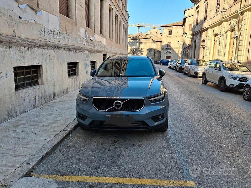 Usata Volvo XC40 150 CV (110 kW) 2021 Grigio SUV