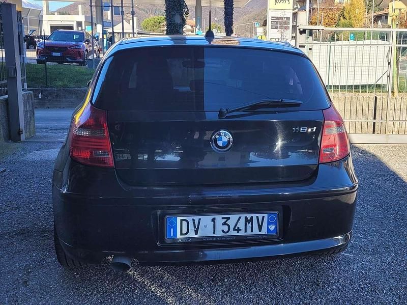 Usata BMW 118 143 CV (105 kW) 2009 Nero Utilitaria