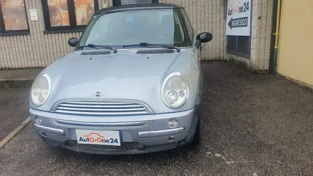 Usata Mini Cooper 116 CV (85 kW) 2003 Argento metallizzato Utilitaria