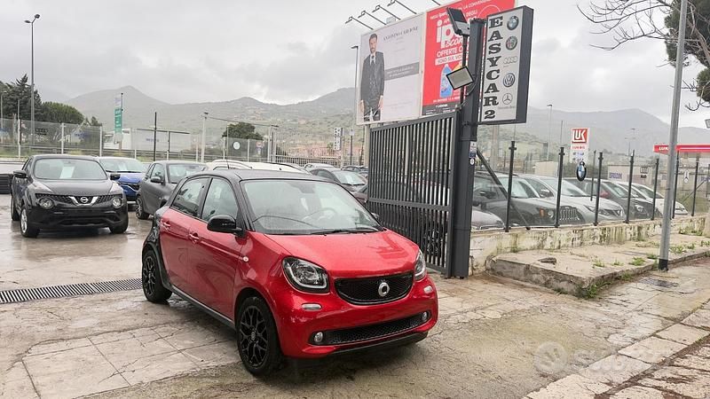Usata Smart ForFour Passion 70 CV (51 kW) 2015 Rosso Utilitaria