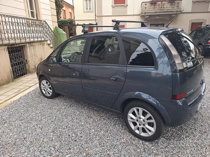 Usata Opel Meriva Cosmo 125 CV (91 kW) 2007 Blu Monovolume