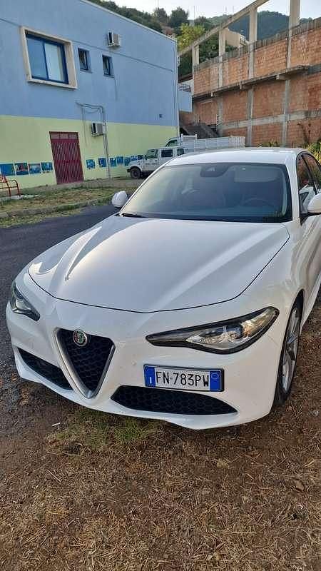 Usata Alfa Romeo Giulia Super 150 CV (110 kW) 2018 Bianco Berlina