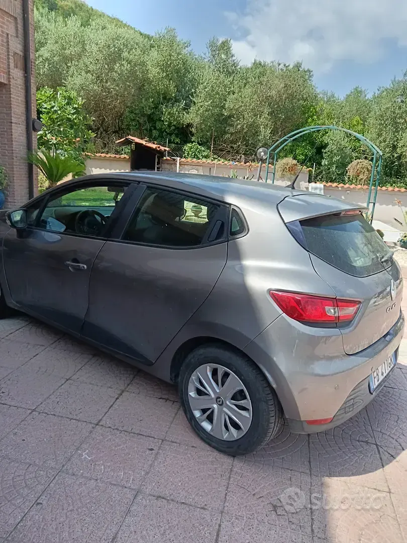 Usata Renault Clio 75 CV (55 kW) 2015 Grigio Utilitaria