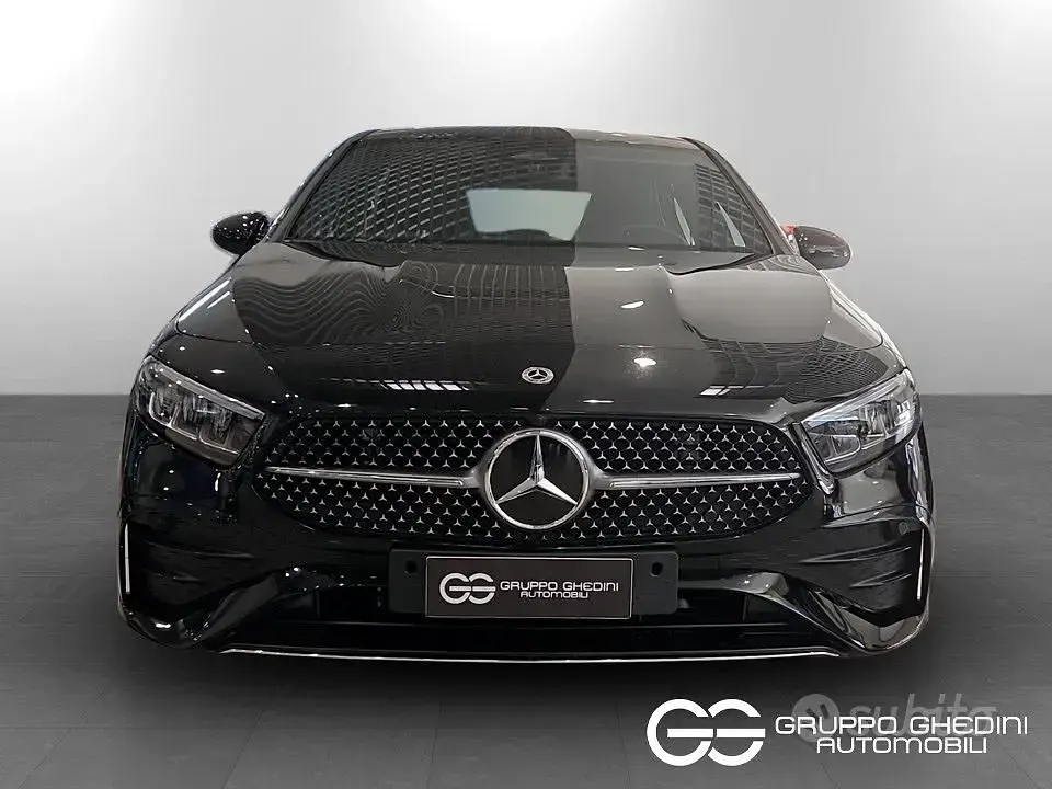 Usata Mercedes A180 AMG line 136 CV (100 kW) 2025 Nero Berlina