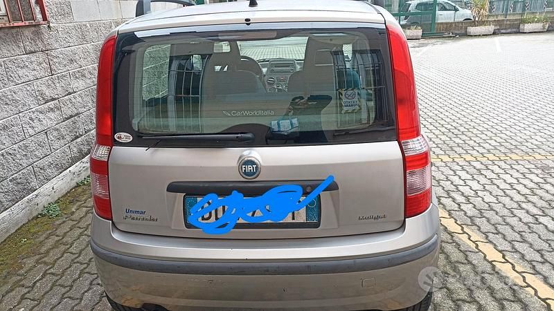 Begagnad Fiat Panda Dynamic 75 HK (55 kW) 2006 Grå Halvkombi