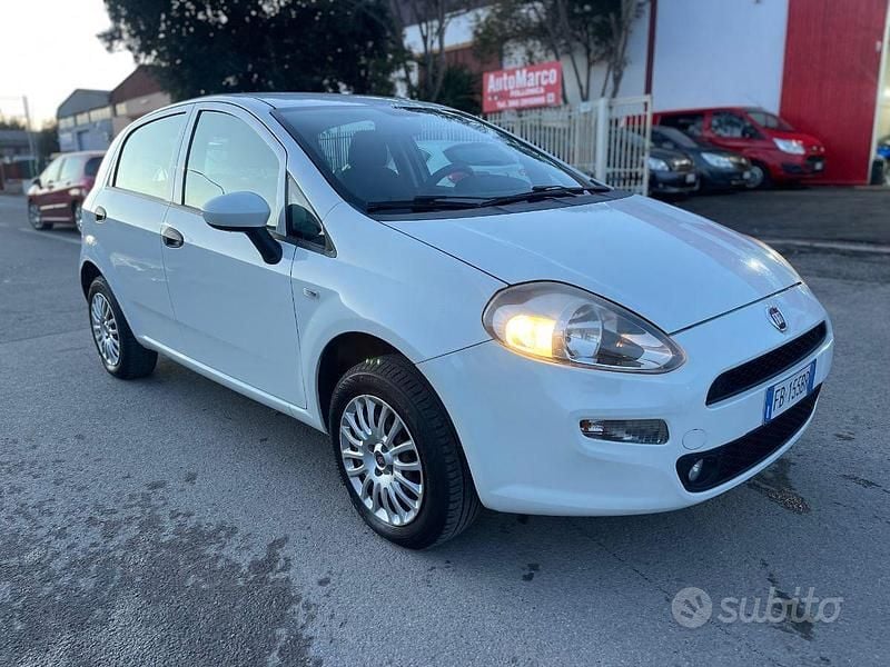 Usata Fiat Punto Lounge 77 CV (56 kW) 2015 Bianco Berlina