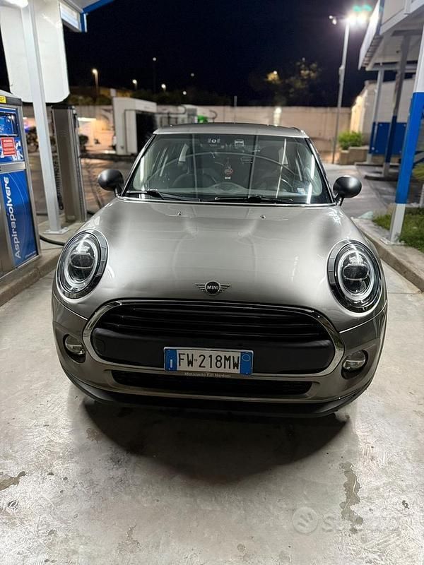 Begagnad Mini Cooper 102 HK (75 kW) 2019 Halvkombi