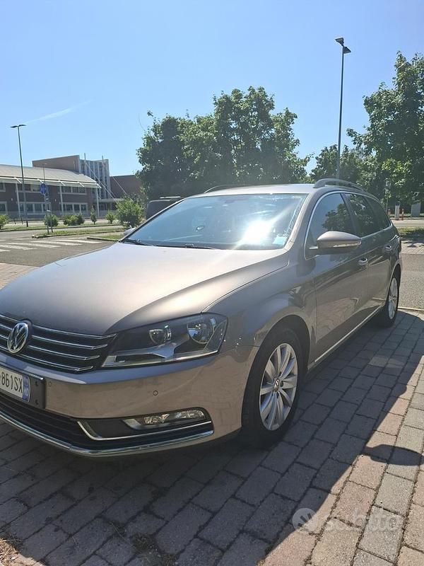 Usata VW Passat 140 CV (102 kW) 2011 Marrone Station wagon