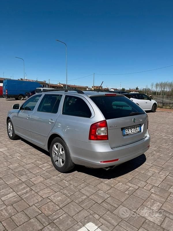 Usata Skoda Octavia 105 CV (77 kW) 2011 Grigio Station wagon