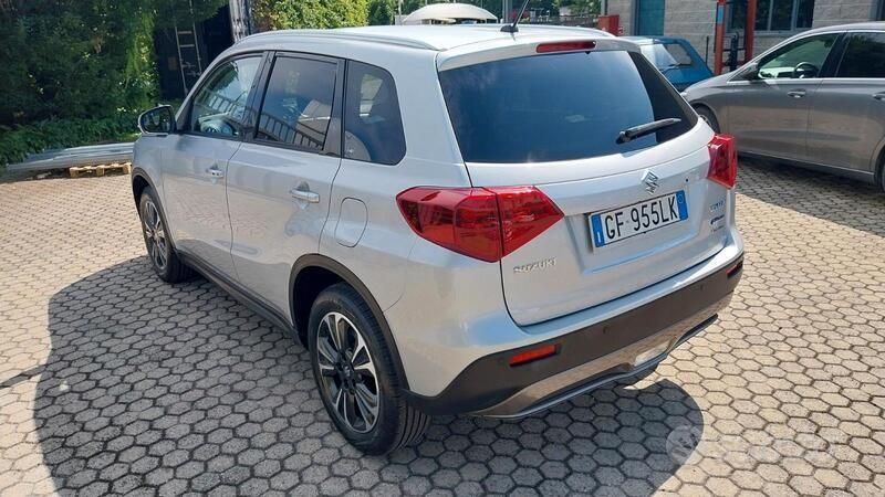 Usata Suzuki Vitara 129 CV (94 kW) 2021 Grigio SUV