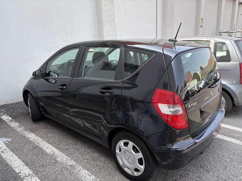 Usata 2010 Mercedes A160 Monovolume | 4000 € (Buon prezzo) - Immagine 1/4