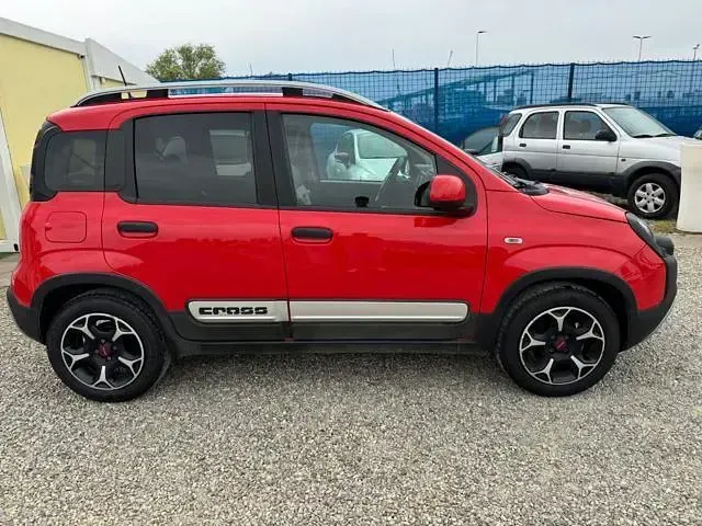 Usata Fiat Panda Cross Cross 69 CV (50 kW) 2021 Rosso Utilitaria