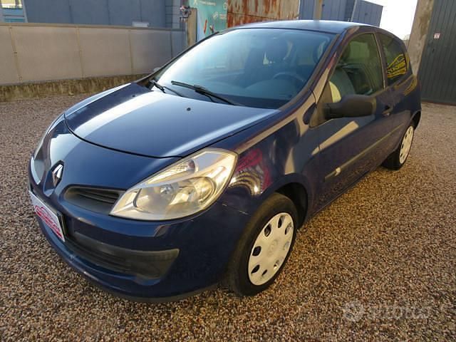 Blu/azzurro(met.) Usata 2008 Renault Clio II Due volumi | 2500 € (Cara) - Immagine 1/4