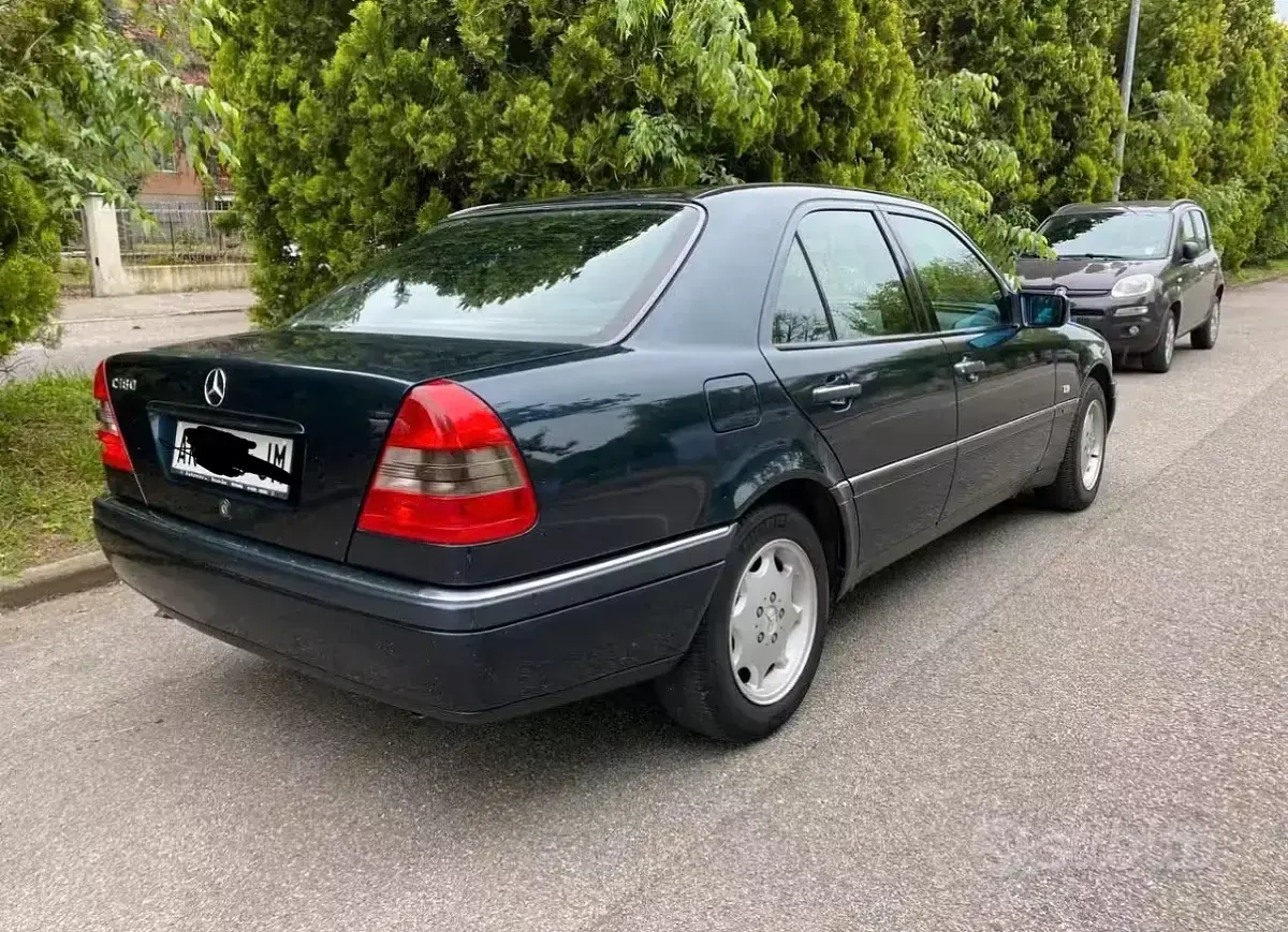 Usata Mercedes C180 Elegance 122 CV (89 kW) 1996 Berlina