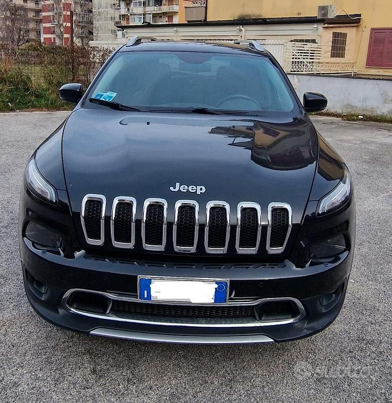Usata Jeep Cherokee Limited 140 CV (102 kW) 2014 Nero SUV