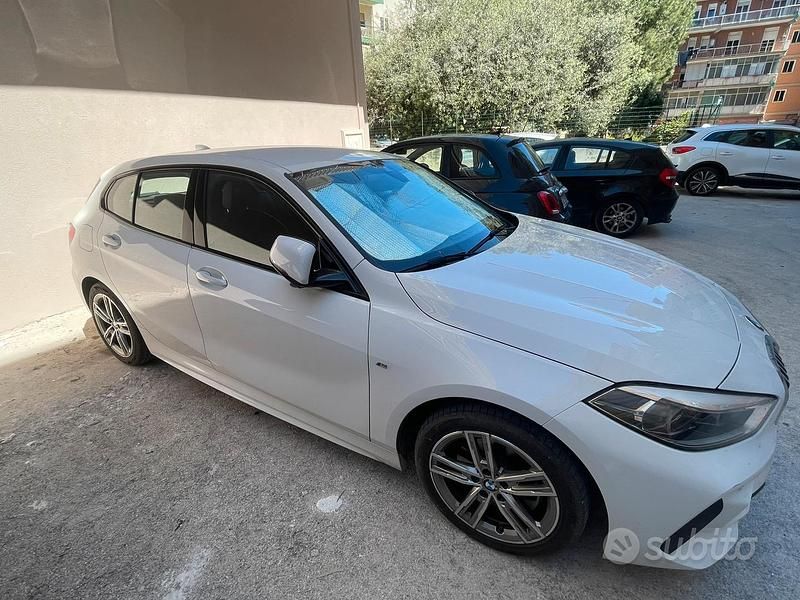 Usata BMW 116 M Sport 116 CV (85 kW) 2021 Bianco Utilitaria