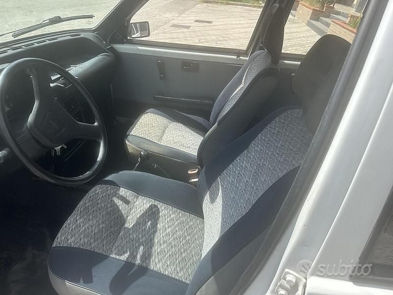 Käytetty Fiat Uno S 44 HP (32 kW) 1989 Musta Viistoperä