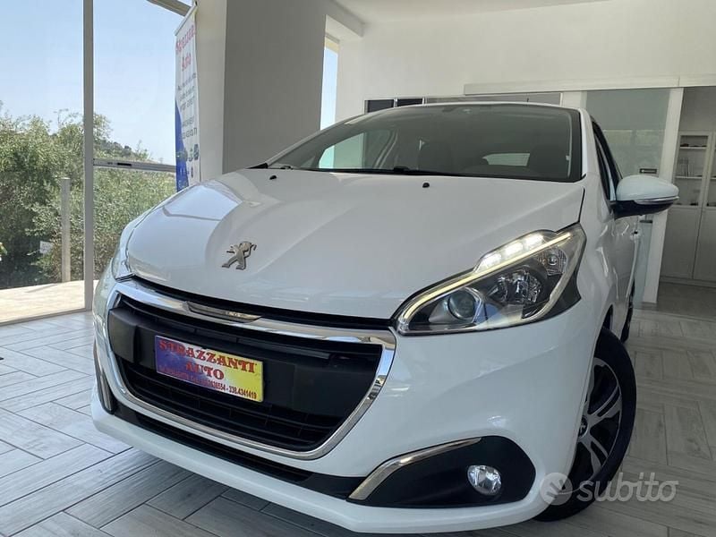 Usata Peugeot 208 Allure 83 CV (61 kW) 2020 Bianco Utilitaria
