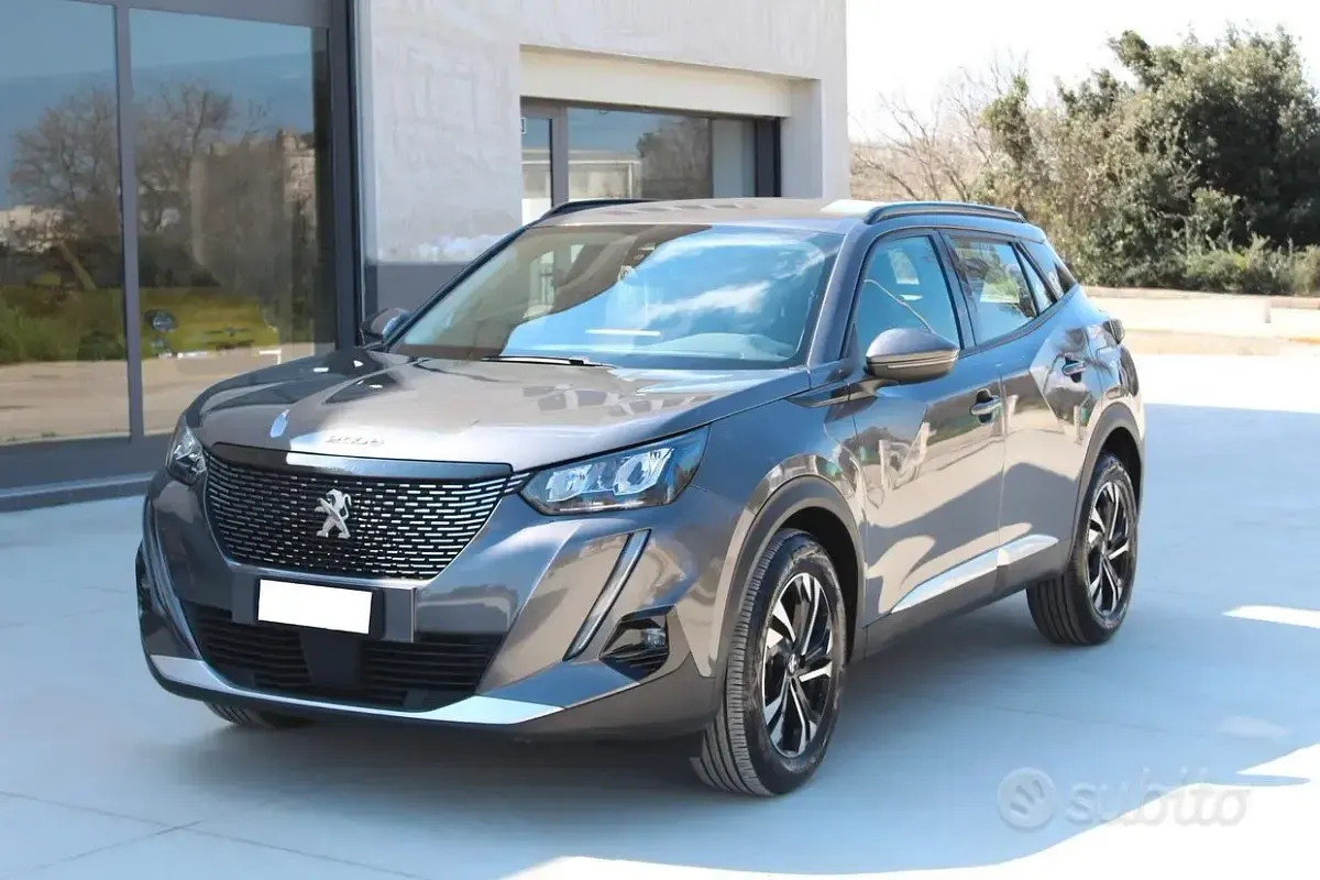 Usata Peugeot 2008 GT-line 102 CV (75 kW) 2020 Grigio SUV