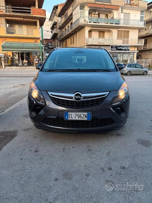 Usata Opel Zafira Tourer Cosmo 110 CV (80 kW) 2011 Grigio Monovolume