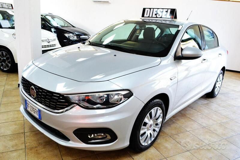 Usata Fiat Tipo Opening Edition 121 CV (88 kW) 2016 Argento Berlina