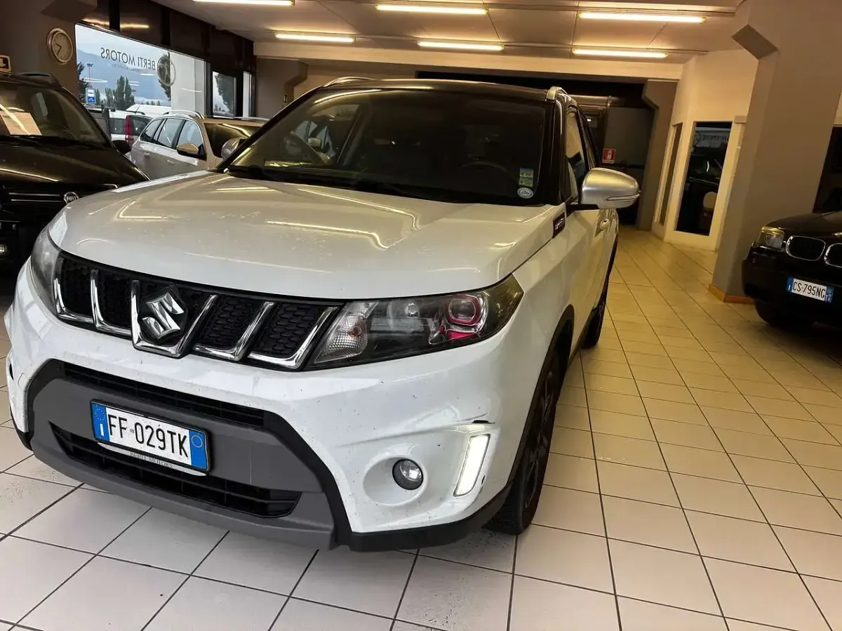 Usata Suzuki Vitara 140 CV (102 kW) 2016 Bianco tetto nero SUV