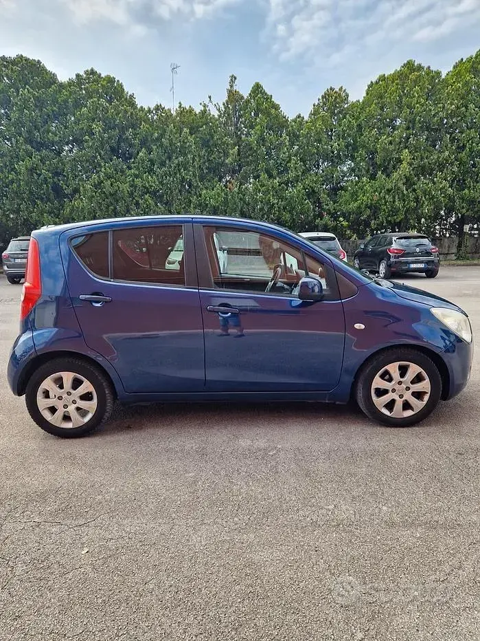 Usata Opel Agila 86 CV (63 kW) 2009 Bluazzurro Utilitaria