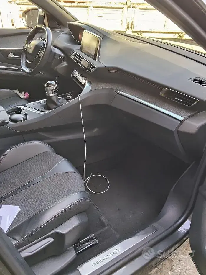 Usata Peugeot 3008 131 CV (96 kW) 2018 Grigio SUV