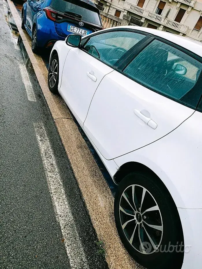 Usata Volvo V40 115 CV (84 kW) 2014 Bianco Berlina