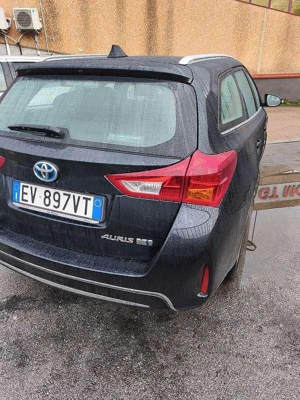 Usata Toyota Auris Hybrid Active 99 CV (72 kW) 2014 Station wagon